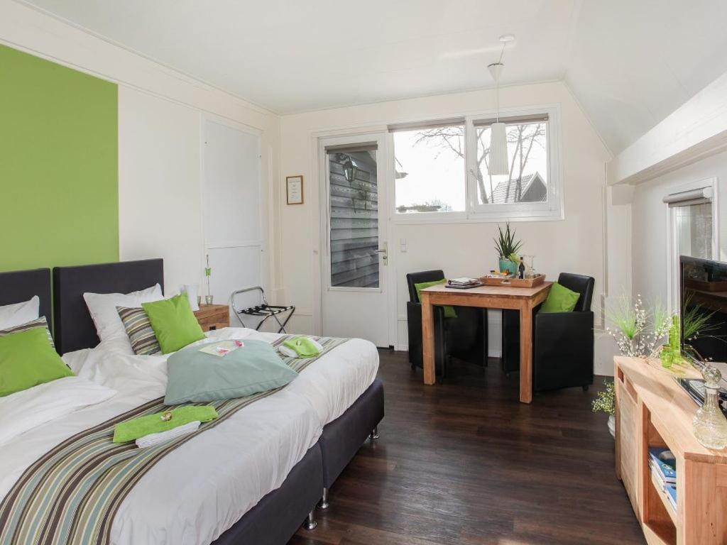 Bed and Breakfast Rheezerstee Экстерьер фото