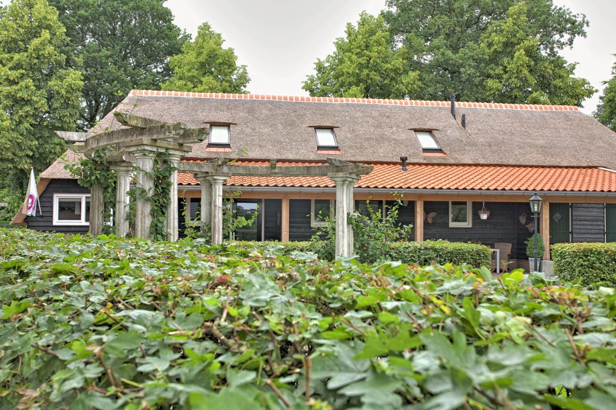 Bed and Breakfast Rheezerstee Экстерьер фото