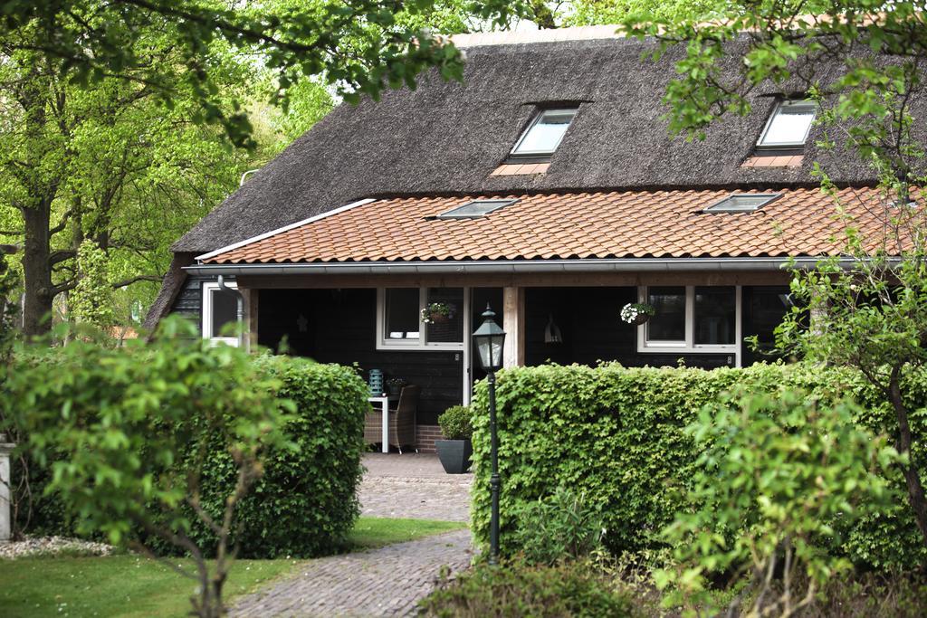 Bed and Breakfast Rheezerstee Экстерьер фото